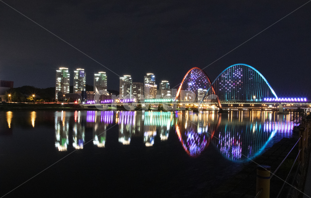 야경,반영,강변,다리,조명,야경,밤,풍경,nightscape,night,landscape,building,건물,city,시티,urban,어반,town,도시