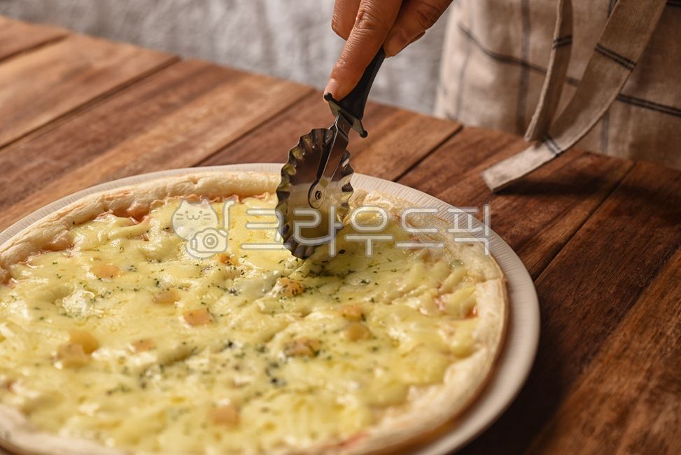 피자,냉동피자,피자한판,치즈,토핑,모짜렐라,모짜렐라치즈,이태리음식,이탈리아,도우,요리,음식,푸드,food,pizza,cheese