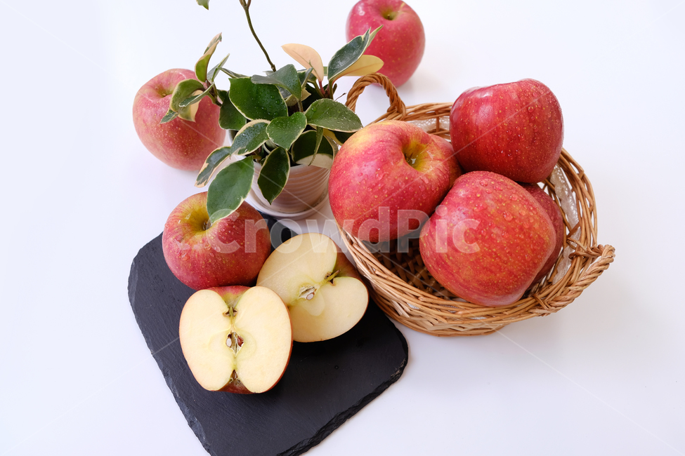 사과,부사,과일,달콤,신선,식품,음식,apple,fruit,sweet,fresh,food,음식,식재료,요리,food,cook,meal,dishes,food reserves,과일,열매,fruit