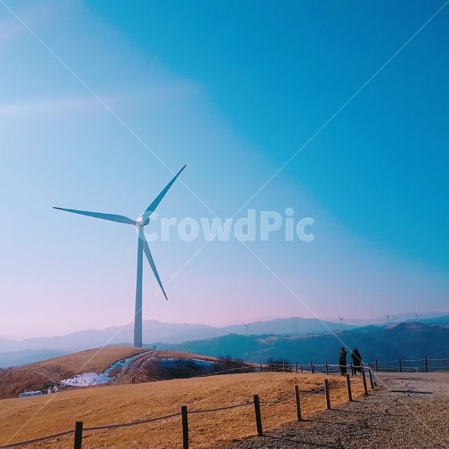 풍차,햇빛,하늘,땅,평화로움,산업,industry,industrial,에너지산업,energy industry,machine,기계,motor,모터,engine,엔진