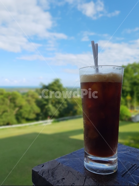 커피,아메리카노,카페,정원,하늘,구름,야외카페,야외,아이스아메리카노,americano,cafe,coffee,커피,카페,coffee,cafe