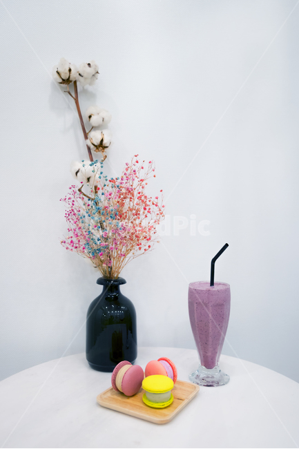 마카롱,macaroon,까페,cafe,블루베리,blueberry,음식,food,디저트,dessert,음식,식재료,요리,food,cook,meal,dishes,food reserves,디저트,간식,후식,dessert,snack,음료수,drink,beverage
