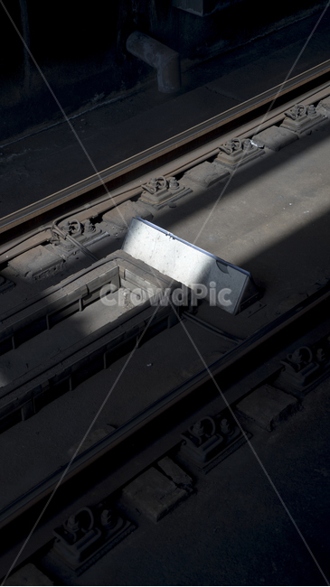 railroad,shadow,sunshine,subway,철길,레일,지하철,도시풍경