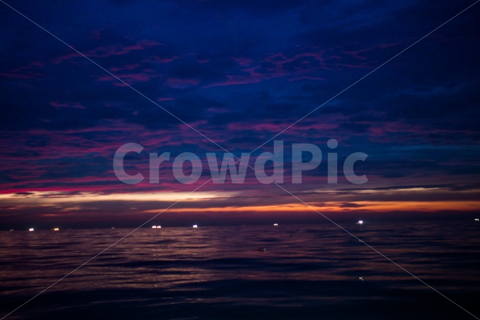 동해,하늘,바다,자연,해,태양,조화,자연,풍경,nature,landscape,야경,밤,nightscape,night,outdoors,옥외,sky,dusk,황혼,sunset,일몰,red sky,붉은 하늘,dawn,새벽