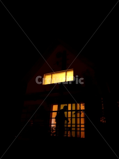 빛,불,밤,그림자,주택,사람,인물,인간,human,person,인물실루엣,사람실루엣,character silhouette,human silhouette
