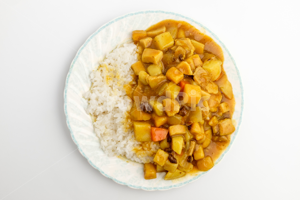 카레,야채,강황,돼지고기,당근,감자,후추,향신료,허브,밥,쌀,양념,소스,카레밥,식사,재료,식재료,음식재료,음식,식품,그릇,인도문화,인도음식,노란색,맛있는,매콤한,달콤한,진한,짭짤한