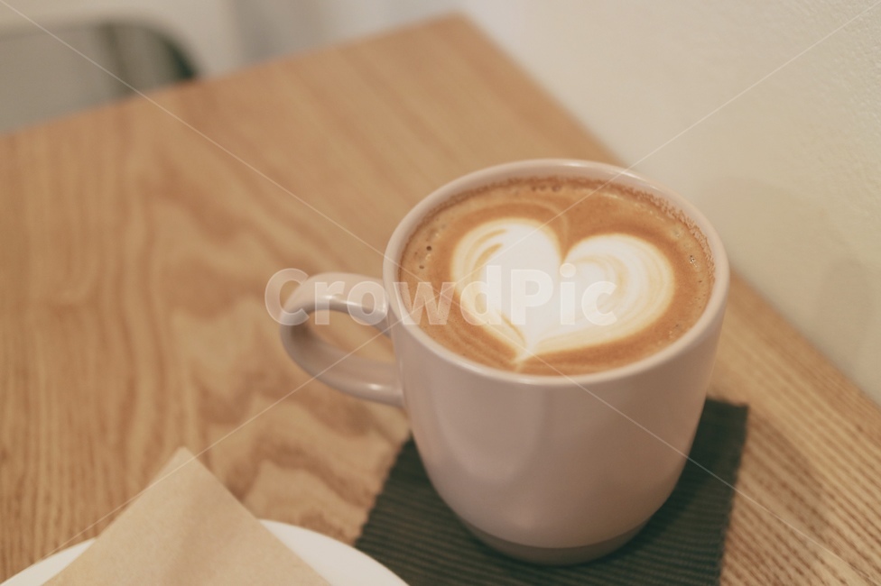 커피,카페,카페라떼,라떼아트,라떼,음료,후식,간식,색감,감성,따뜻함,하트,머그잔,cafe,coffee,커피,카페,coffee,cafe,감성,sensible,feeling