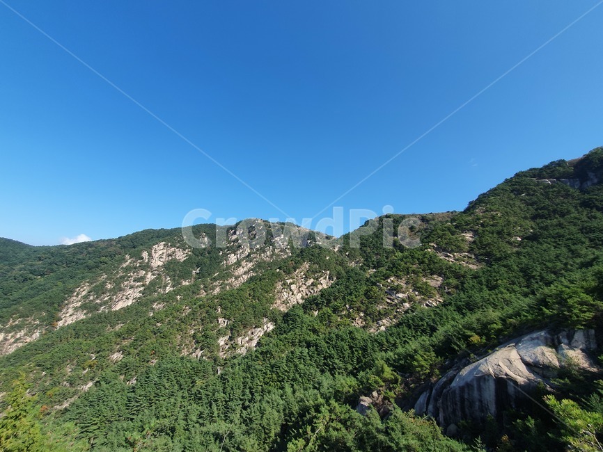 산,자연풍경,하늘,산정상풍경,산능선,산꼭대기,mountainrange,산맥,mountain,hill,언덕,구름,가을하늘,파란하늘,nature,자연,outdoors,옥외,countryside,화왕산,자연,풍경,nature,landscape