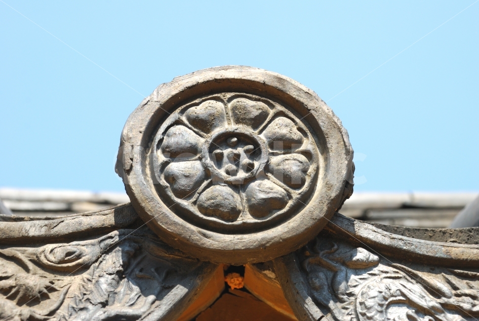 무늬,한국,건축,한국건축,한옥,전통,동양,아시아,고건축,한국전통,전통문양,기와지붕,사진,대한민국,민속,민속촌,자연,풍경,한옥마을,고궁,기와집,기와,나무,지붕,문양,패턴,전통패턴,전통기와집,처마,담,돌담,흙담,전통가옥,하늘,푸른하늘,건축물,건물외관,exterior,building,structure,architecture,construction,한국전통,한국문화,korean traditional,korean culture