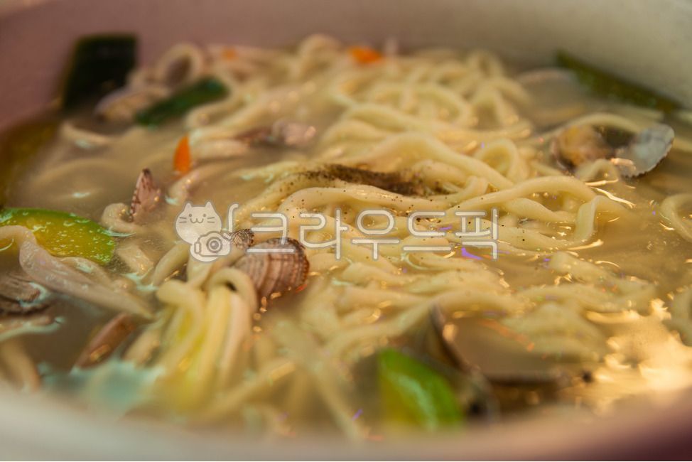 조개,호박,시원한,맑은,바지락칼국수,한국전통음식,칼국수,shellfish,pumpkin,cool,sunny,clamkalguksu,koreantraditionalfood,kalguksu,choppednoodles
