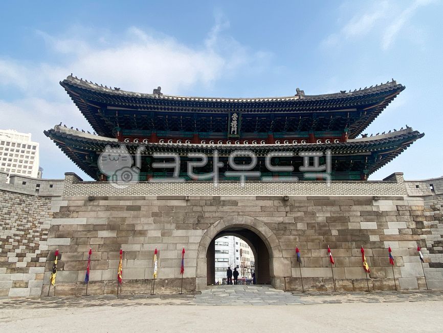 nationaltreasure,twostorypavilion,koreanlandmark,Namdaemun,seoulcitywall,castle gate,national treasure,Sungnyemun Gate,no1,sungnyemungate,No 1,Seoul City Wall,castlegate,Korean attractions,2nd floor pavilion,namdaemungate,Korean landmark