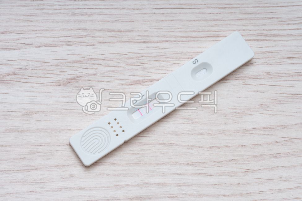 코로나19,코로나,진단키트,감염,자가검진,코로나검사,양성,확진,자가진단키트,코로나테스트,시험,분석,팬데믹,양성반응,테스터,바이러스,건강,코로나확진,코로나양성,신속항원검사,의학,의료,질병,전염병