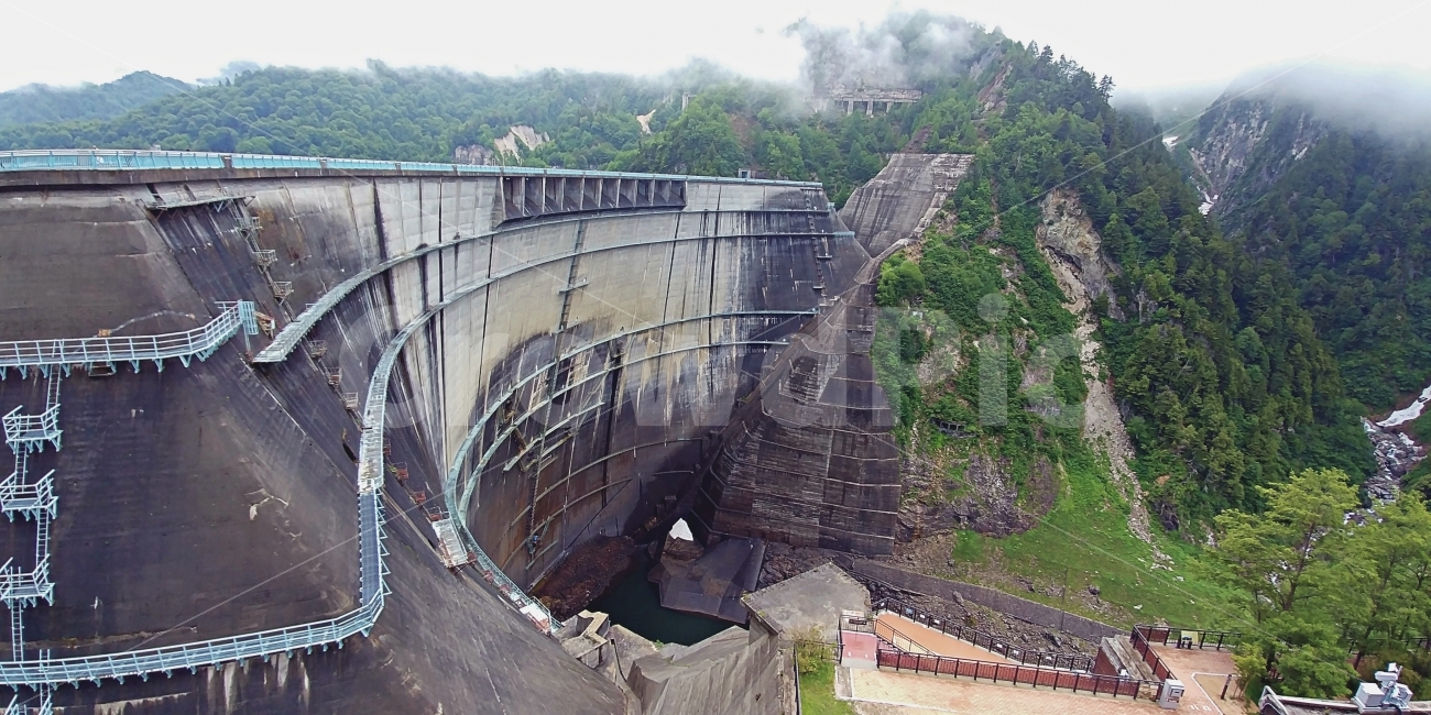 일본,도야마,쿠로베댐,댐,고층,해외,외국,세계,foreign,oversea,world,산업,industry,industrial,에너지산업,energy industry,건축물,건물외관,exterior,building,structure,architecture,construction,river,강,water,물,nature,자연,outdoors,옥외,bridge,다리,건물,dam