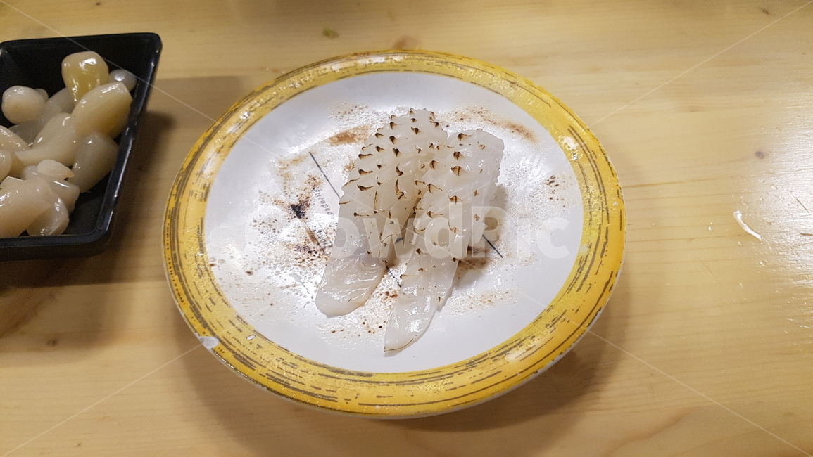 초밥,스시,불초밥,초밥집,회전초밥,오징어초밥,음식,식재료,요리,food,cook,meal,dishes,food reserves,일식,일본음식,일본요리,Japanese food,Japanese dishes,Japanese meal,Japanese cook