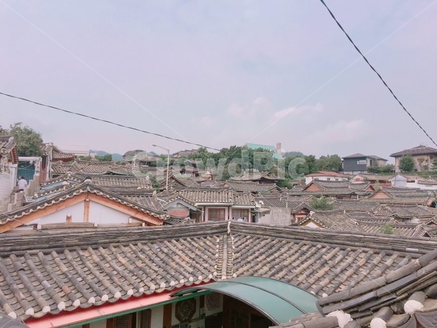 북촌,북촌한옥마을,한국풍경,풍경,한옥마을,한국전통,도시,풍경,city,landscape,한국도시풍경,한국도시경관,korea cityscape,한국전통,한국문화,korean traditional,korean culture,roof,지붕,tile roof,기와 지붕