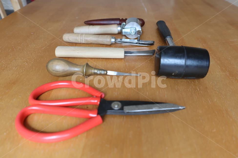 공예,도구,물건,잡동사니,망치,롤러,가위,수공예,공방,craft,stuff,hammer,roller,scissors,leathercraft,handmade,사물,물건,오브젝트,thing,object,matter