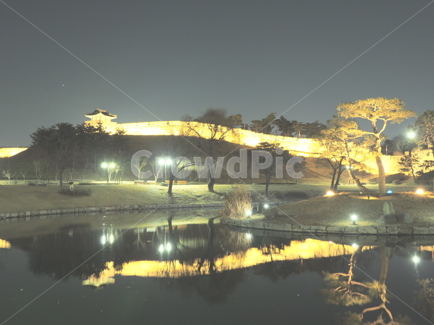 수원,화성,경기도,야경,연못,조명,밤,야경,밤,풍경,nightscape,night,landscape,한국전통,한국문화,korean traditional,korean culture,랜드마크,landmark,tourist attraction,한국랜드마크,한국관광지,한국명소,korea landmark,korea tourist attraction,건축물,건물외관,exterior,building,structure,architecture,construction,flare,플레어,light,빛