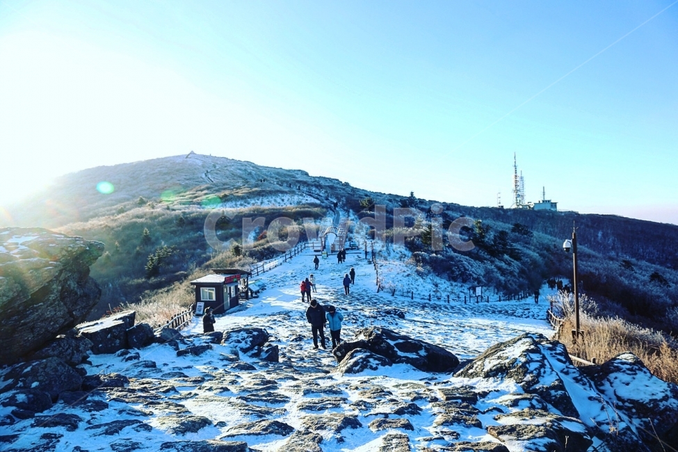 지리산,노고단,국립공원,노고단가는길,여행,등산,겨울,계절,winter,season,자연,풍경,nature,landscape,한국자연풍경,한국자연경관,korea nature landscape,사람들,대중,군중,other people,crowd,스포츠,레저,운동,sports,leisure,exercise,person,사람,human,인간,outdoors,옥외