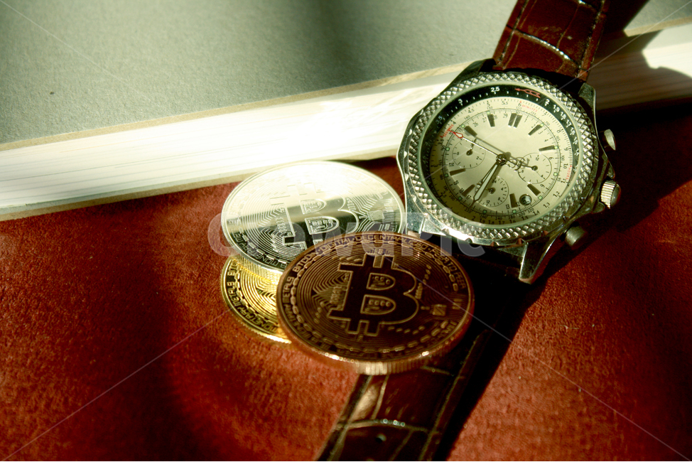 비트코인,bitcoin,가상화폐,암호화폐,코인,암호화화폐,금융,돈,finance,banking,money,정보통신기술,전자,it,information,technology,electro,연출,컨셉,direction,concept,비즈니스,산업,투자,전자상거래,cyber,future,블록체인,동전,채굴,전자기기,전자제품,electronic,equipment,시간,산업,industry,industrial,금융,돈,finance,banking,money,정보통신기술,전자기기,전자제품,it,information,technology,electronic equipment