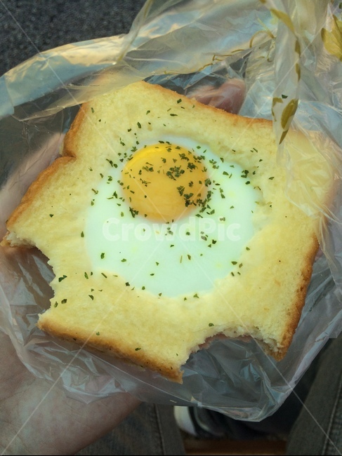 토스트,계란토스트,먹던토스트,식빵,에그토스트,음식,식재료,요리,food,cook,meal,dishes,food reserves,빵,bread