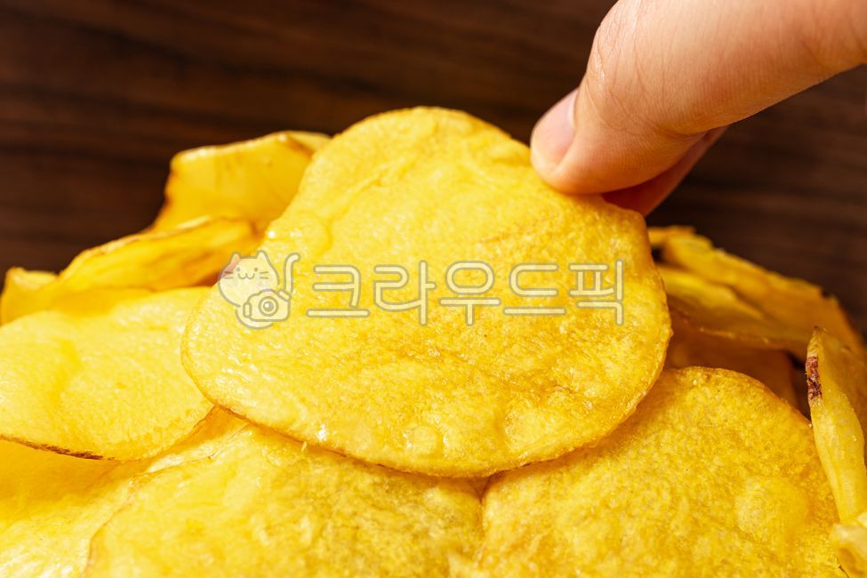 고구마칩,고구마,야채칩,야채,채소,슬라이스,건조,스낵,간식,디저트,튀김,음식,식사,식품,식료품,재료,식재료,음식재료,클로즈업,달콤한,바삭바삭한