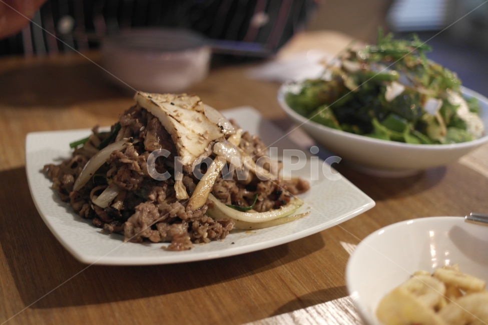 버섯불고기,샐러드,불고기,고기요리,간장불고기,음식,식재료,요리,food,cook,meal,dishes,food reserves,육류,고기,meat,한식,한국음식,한국요리,korean food,korean dishes,korean meal,korean cook