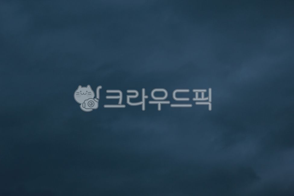 sky,cloud,cloud background,sky background,background,skybackgroun,dawn,cloudbackground