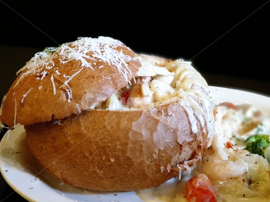 빠네,파스타,스파게티,빵,이탈리아음식,음식,푸드,요리,식사,크림,크림스파게티,치즈