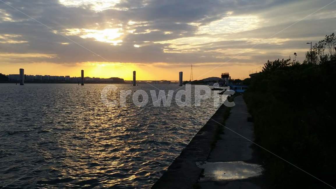 한강,일몰,물,석양,난지캠핑장,혼자,자연,풍경,nature,landscape,water,outdoors,옥외,waterfront,워터 프론트