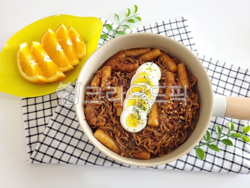 홈카페,브런치,온더테이블,플레이팅,홈브런치,떡볶이,라볶이,짜장떡볶이,간식