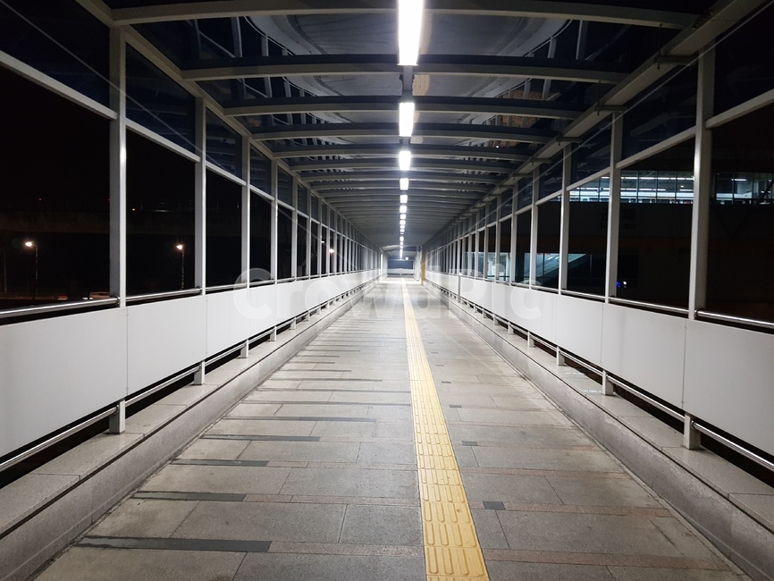 경전철,퇴근,밤,길,혼자