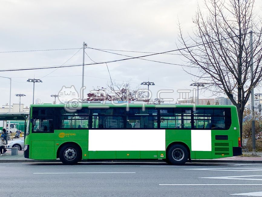 버스,버스광고,목업,목업이미지,광고,광고판,차량광고,시내버스광고,부착광고,옥외광고,판넬,비즈니스,상업광고판,도시배경,사인보드,상업광고,커머셜,비어있는,프레임,광고디자인,빈공간,배경,바탕,백그라운드,사각형광고판,차량,교통수단,bus,busadvertisement,mockup,mockupimage,billboard,vehicleadvertisement,citybusadvertisement,advertisement,outdooradvertisement,panel,business,commercialbillboard,citybackground,signboard,commercialadvertisement,commercial,free,frame,advertisingdesign,emptyspace,background