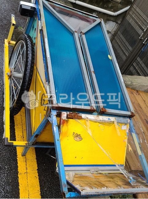 수레,리어카,후미차,손수레,짐수레,빈수레,책수레,작은수레,수레바퀴,작은손수레,차,인력거,마차,카트,핸드카트,달구지,수거,구루마,행상,행상인,도붓장수,도붓장사,리어카상,리어커꾼,편차,바퀴,rearcar,kuruma,wagon,carthandcart,wheelbarrow