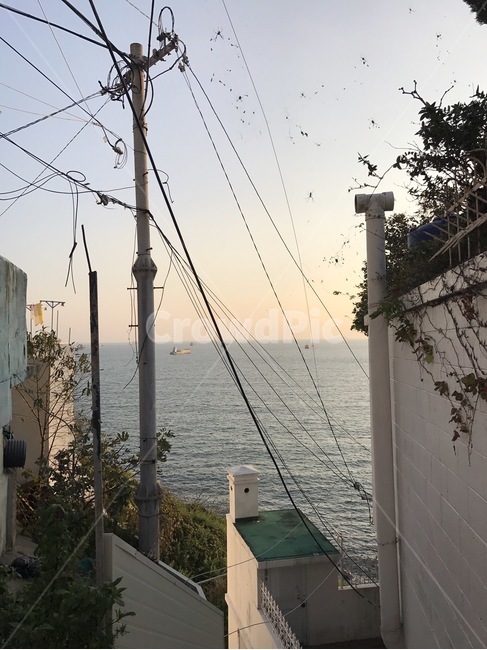영도,흰여울마을,바다,전봇대,골목,거미줄,전깃줄,노을,골목길,alley