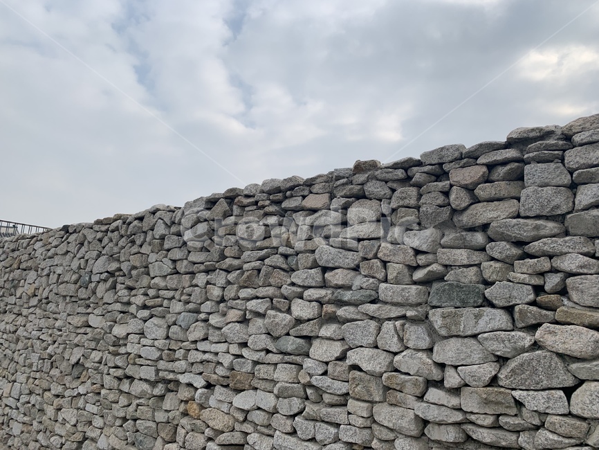 돌담길,하늘,돌,풍경,배경화면,건축물,건물외관,exterior,building,structure,architecture,construction