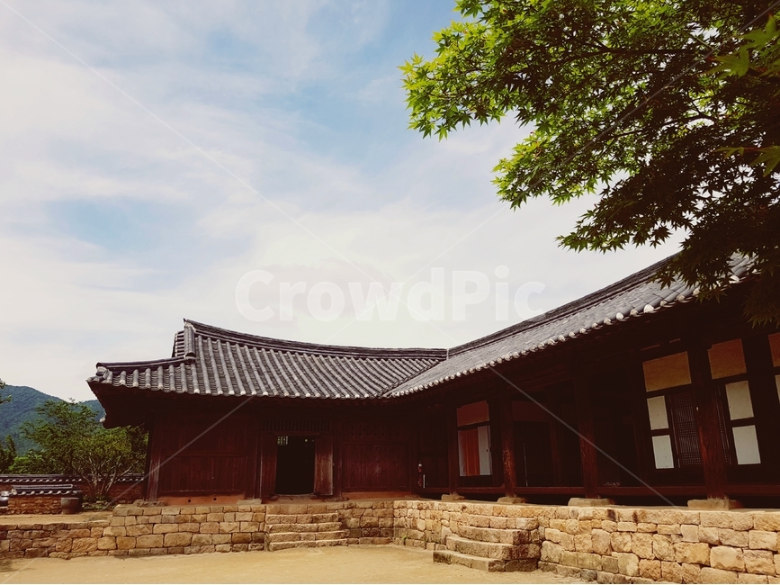 한옥,기와집,낙안읍성,한옥마을,순전,기와,흙,돌담,나무,단풍,단풍나무,문풍지,한지,돌,계단,돌계단,하늘,구름,파란색,바닥,길,양반,한국전통,한국문화,korean traditional,korean culture,건축물,건물외관,exterior,building,structure,architecture,construction