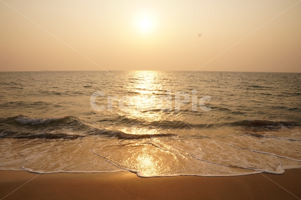 바다,해변,일몰,해수욕장,해안,sea,ocean,beach,sunset,일출,해질녘,노을,coast,파도,wave,water,물,햇빛,자연,풍경,nature,landscape,해변,바다,beach,sea,outdoors,옥외,대양