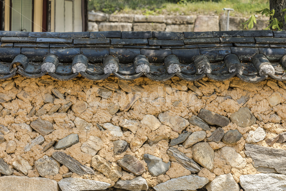 신륵사,돌담,기와,담벼락,사찰,고찰,한국전통,한국문화,korean traditional,korean culture,건축물,건물외관,exterior,building,structure,architecture,construction