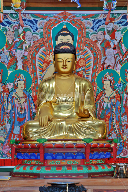 Wooden seated Buddha statue,Buddha,Bogwangsa Temple,wooden fire,buddha statue,Tangible cultural property,buddhism,17th century,gold foil