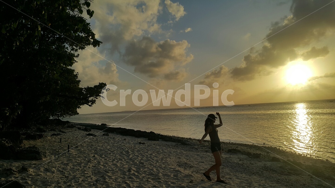 바다,석양,노을,그림자,실루엣,새벽,동트기전,사이판,아침,해변,바다,beach,sea,여성,여자,woman,female,lady