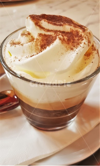 아인슈페너,커피,카페,마시다,크림,달콤한,음료,따뜻한,부드러운,coffee,cafe,drink,cream,sweet,hot,soft,einspanner,커피,카페,coffee,cafe