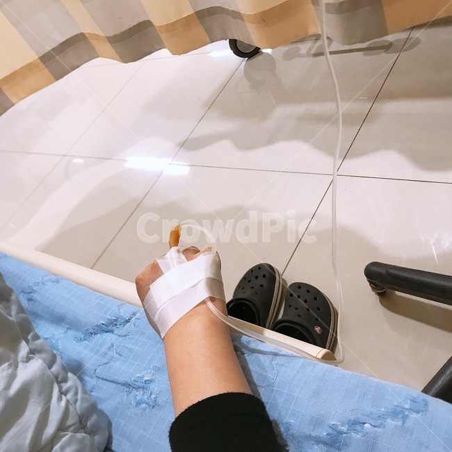 병원,링겔,주사,아픔,입원,사람,인물,인간,human,person,신체일부,몸,body,의료,의학,병원,medical,hospital,clinic