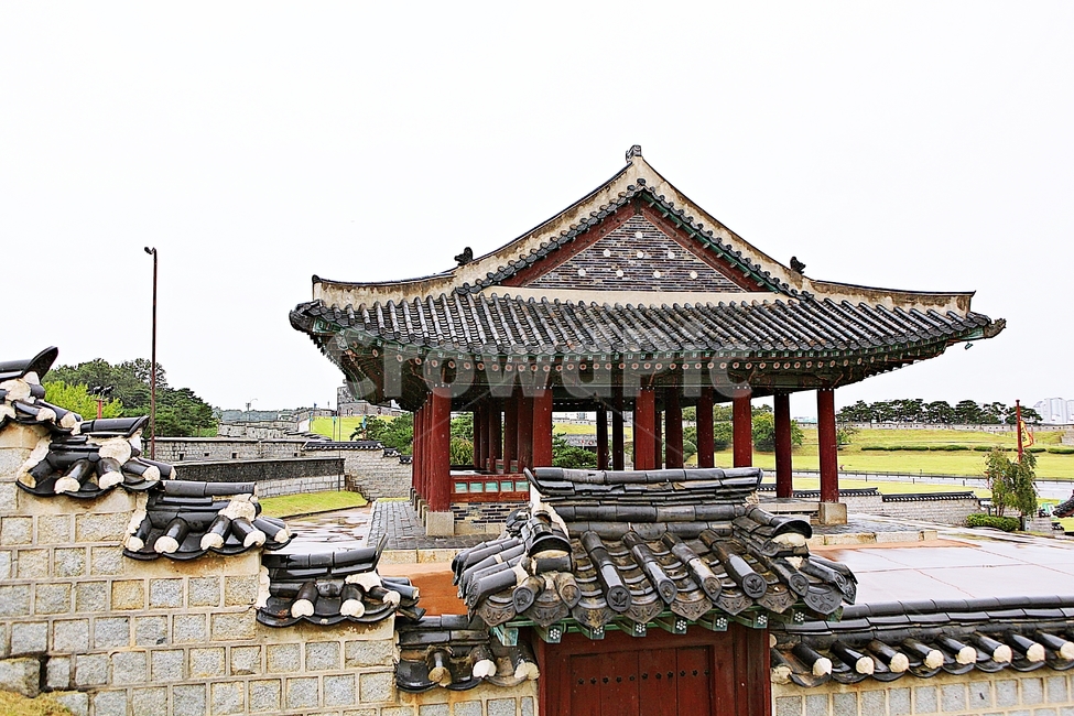 수원화성,성,성곽,길,둘레길,돌담,담,가을,자연,풍경,벽,방어벽,전통,식물,한국전통,한국문화,korean traditional,korean culture