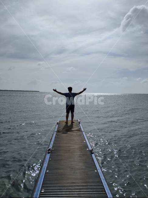 waterfront,워터프론트,person,사람,pier,dock,port,포트,뒷모습,자연,바다,하늘