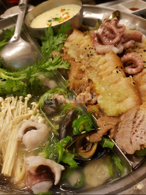 오향족발,서울,족발,낙지,칼국수,양재,Korea,Jogbal,Dinner,Food,Dish,Meat,마늘,마늘소스,음식,식재료,요리,food,cook,meal,dishes,food reserves