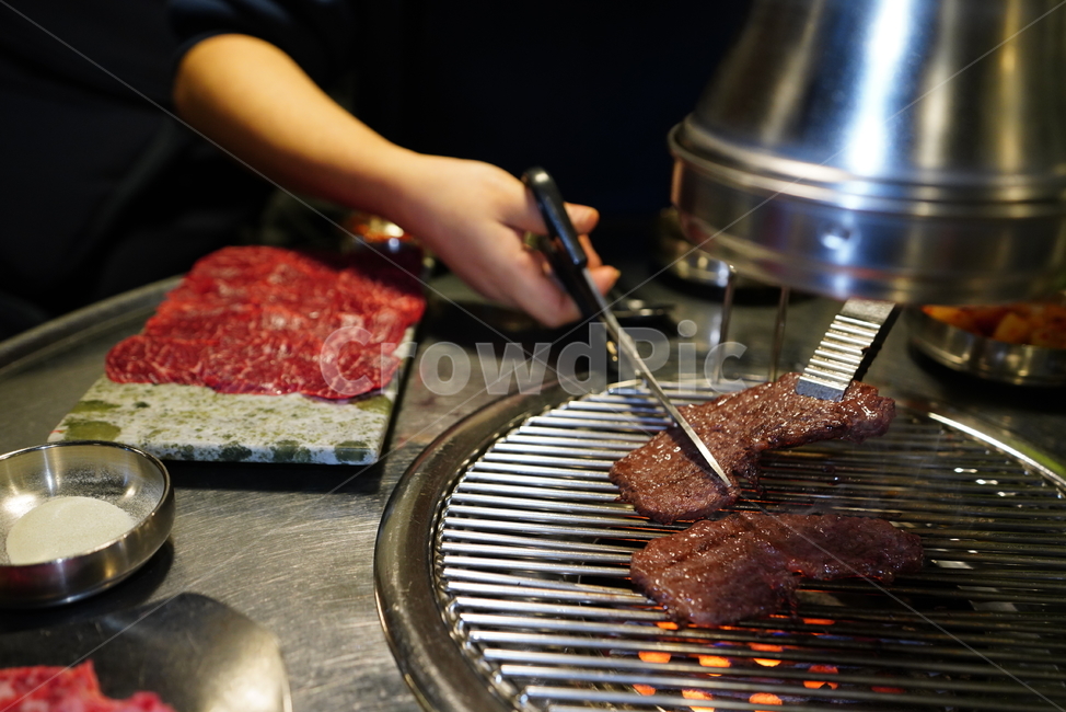 한우,구이,육류,육식,소고기,안주거리,안주,먹거리,음식,food,한식,음식,식재료,요리,food,cook,meal,dishes,food reserves,육류,고기,meat,한식,한국음식,한국요리,korean food,korean dishes,korean meal,korean cook