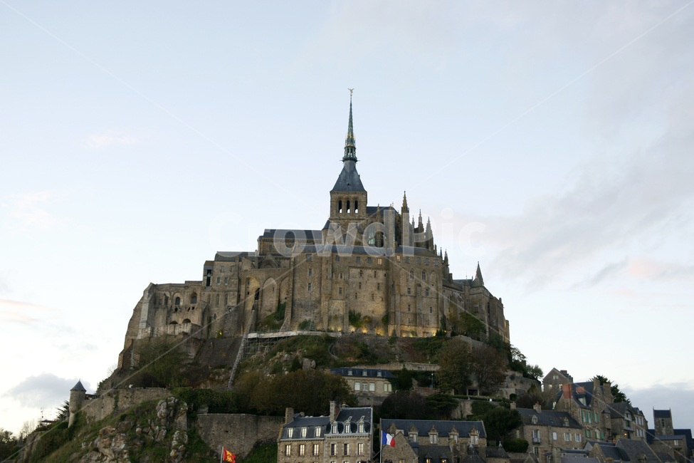 sky,middle ages,castle,Europe,suburbs of Paris,summer,building,monastery,fortress,fall,steeple,spire,fort,France,Montse Michel,architecture,tower
