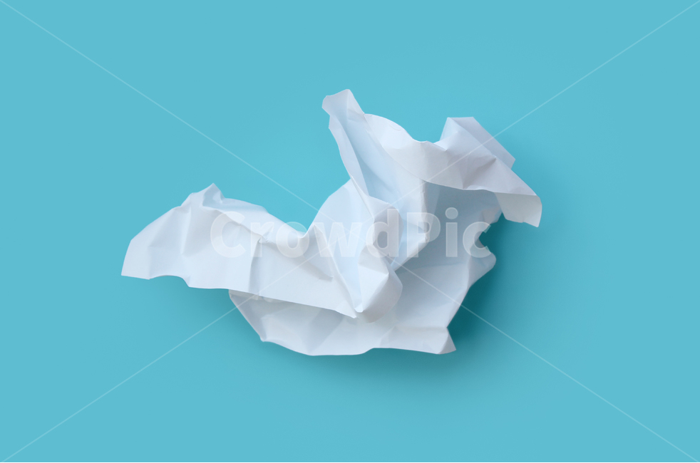 종이,페이퍼,탑앵글,탑뷰,흰종이,흰색,구김,구겨진,주름,쓰레기,blank,crumpled,crumpledpaper,empty,macro,nobody,object,old,paper,ripped,topview,vintage,white,blue,파란색,파란배경,블루,파랑,연출,컨셉,콘셉,direction,concept