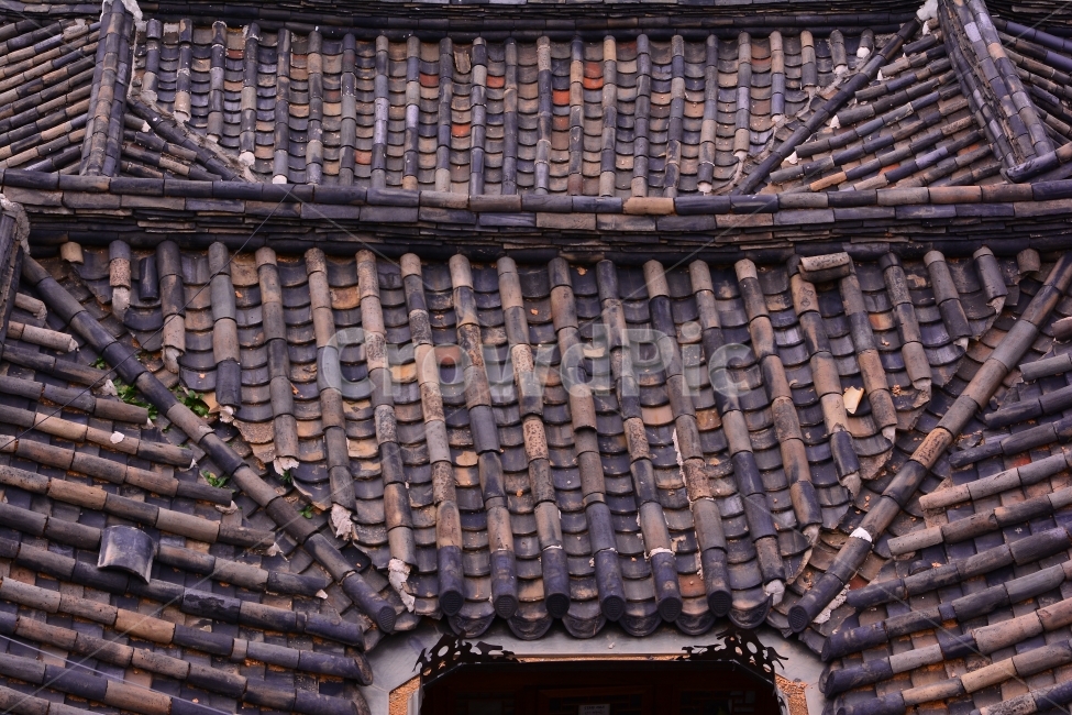 한옥,전통,북촌,하우스,기와집,서울,명소,관광지,투어,민속,보존,역사,HISTORY,HOUSE,SEOUL,TOUR,CULTURE,TRADITIONAL,KOREA,한국,가볼만한곳,담장,벽,처마,나무,우드,곡선,한국의미,아름다움,건축,장인,집,주거지,낡은,오래된,지붕,올드,세월,old,한국전통,한국문화,korean traditional,korean culture,건축물,건물외관,exterior,building,structure,architecture,construction