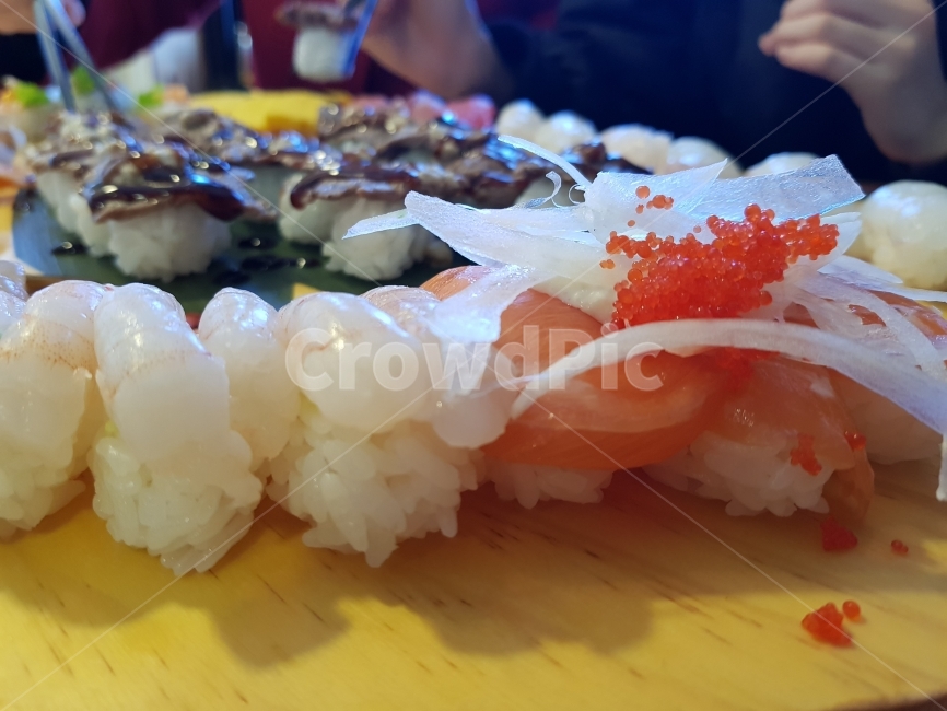 일식,요리,연어,음식,날치알,식사,초밥,음식,식재료,요리,food,cook,meal,dishes,food reserves,수산물,해산물,fishery products,seafood,일식,일본음식,일본요리,Japanese food,Japanese dishes,Japanese meal,Japanese cook